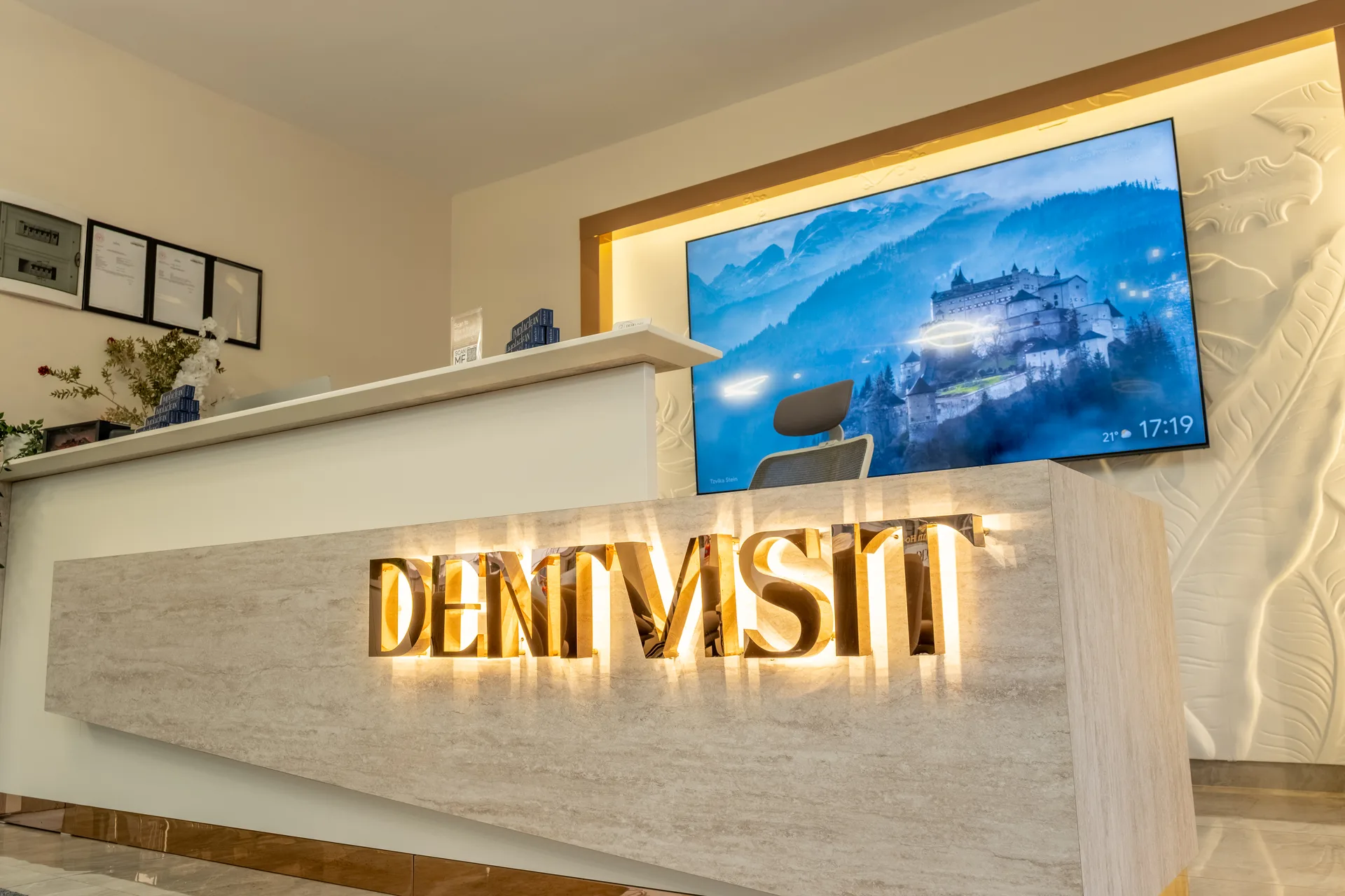 DentVisit reception — modern, welcoming clinic interior in Ataşehir